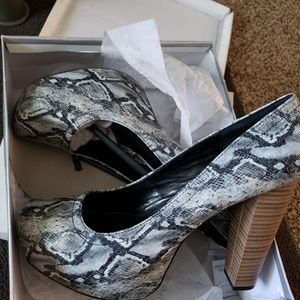 **SHOES**CLEARANCE 🎈🎈🎈🎈